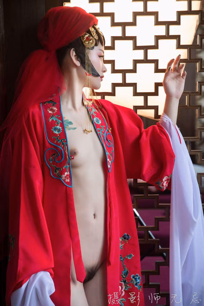 中式复古房间背景下的制服美女纯欲诱惑